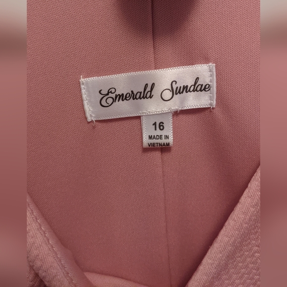 Girls pink formal dress - Picture 3 of 4